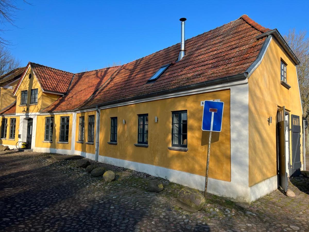 Historisches Pastorat - Villa Mika Fehmarn Exteriör bild
