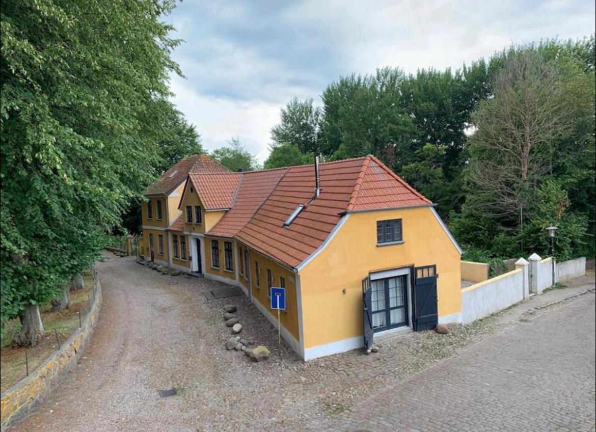 Historisches Pastorat - Villa Mika Fehmarn Exteriör bild